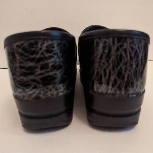 Dansko XP Black Silver Pewter Black Silver Metallic Scribble Leather Clog 41 11 - Picture 6 of 8